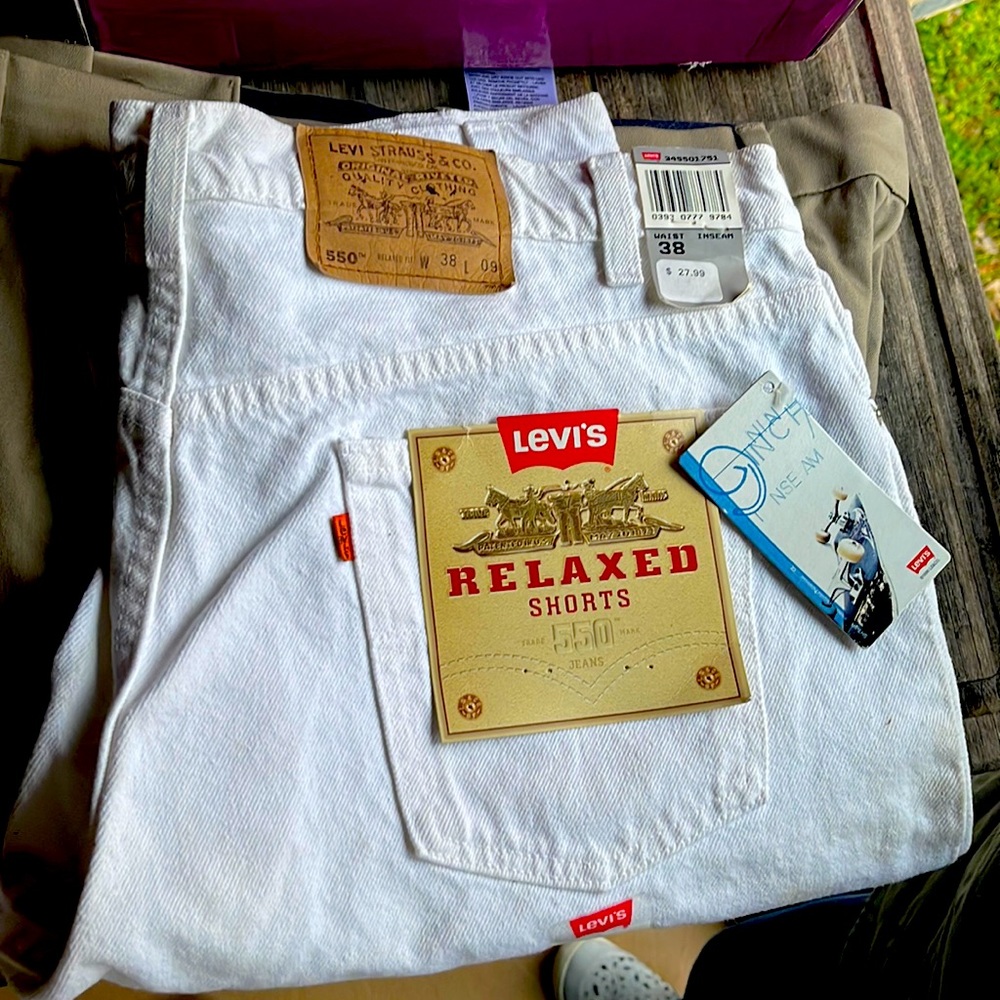 White Mens Levi’s 38W 9L Relaxed Fit